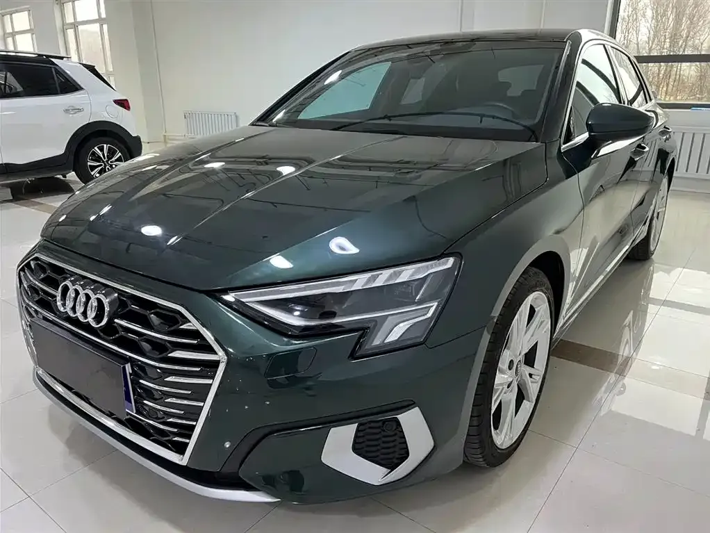 Audi A3 — фото 1