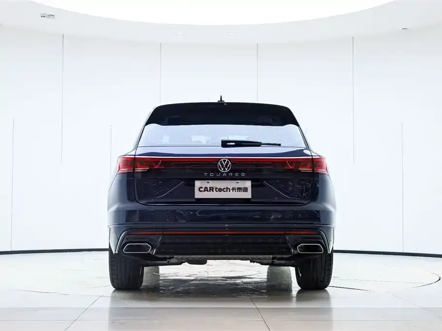 Volkswagen Touareg — фото 10