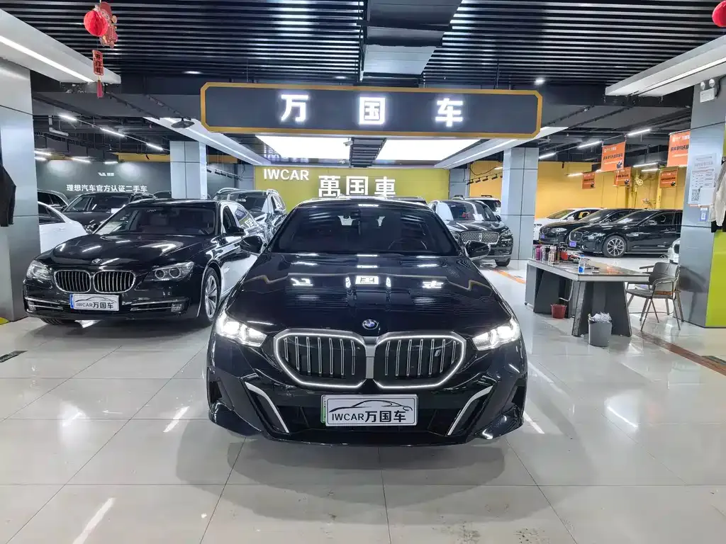 BMW i5 — фото 1