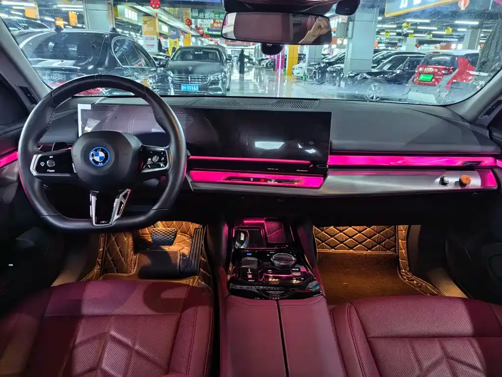 BMW i5 — фото 6