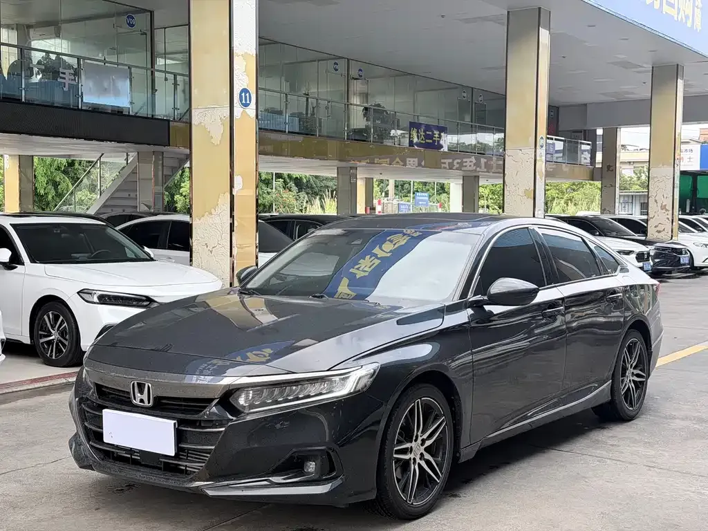 Honda Accord — фото 1