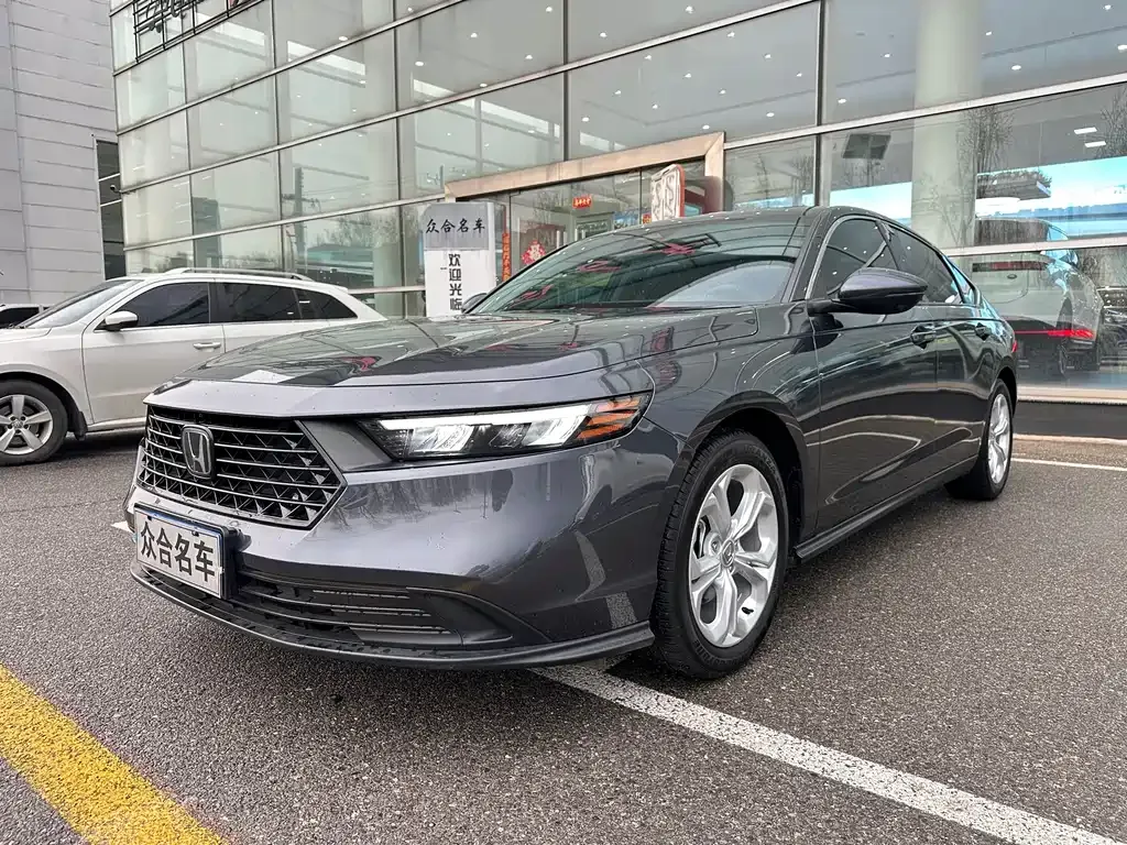 Honda Accord — фото 1