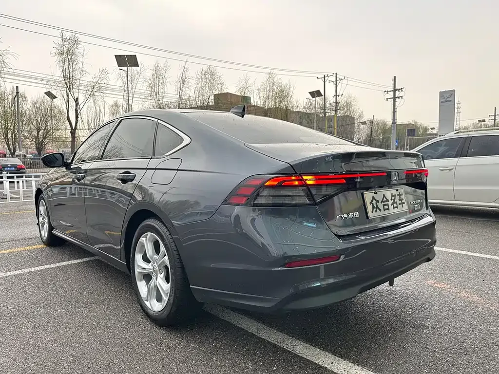 Honda Accord — фото 6