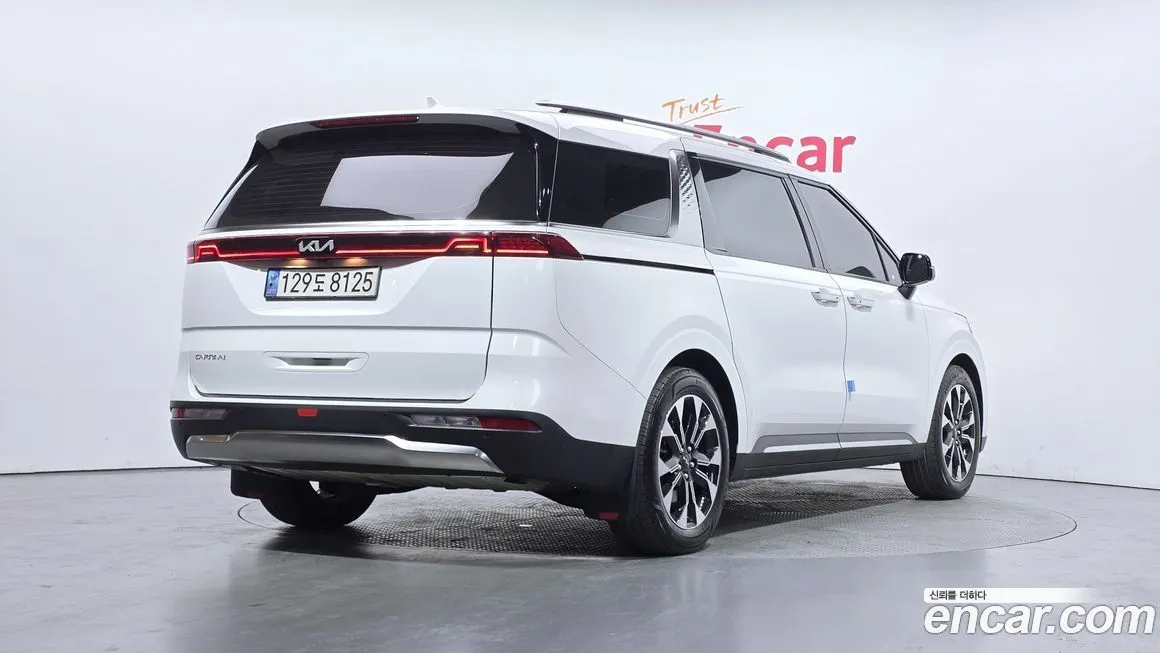 Kia Carnival — фото 4