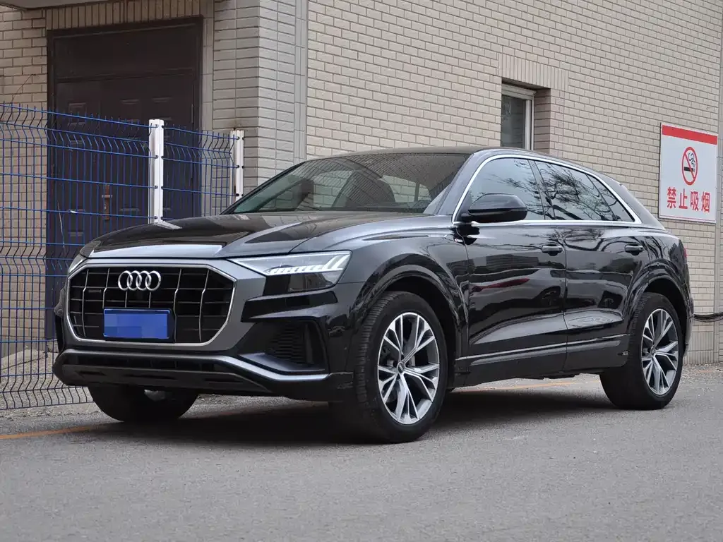 Audi Q8 — фото 1