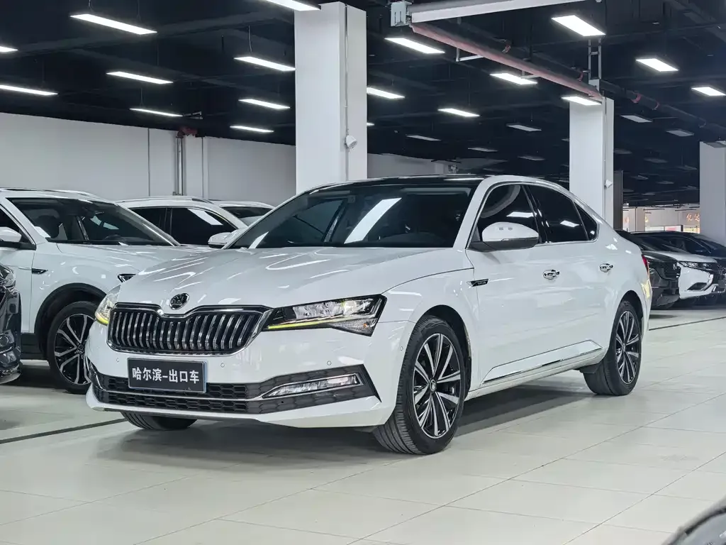 Skoda Superb — фото 1
