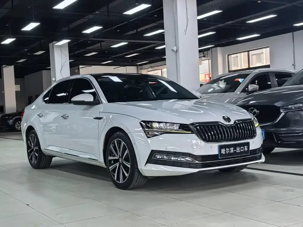 Skoda Superb — фото 3