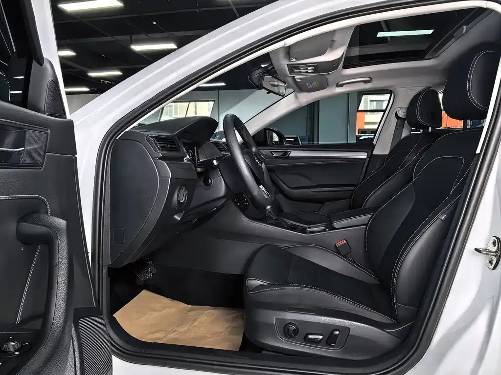 Skoda Superb — фото 5
