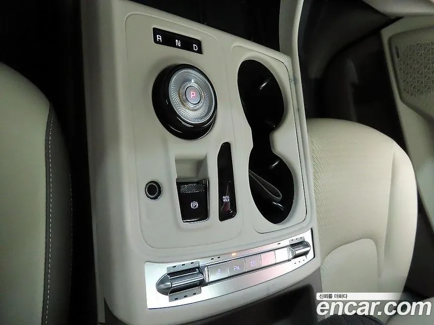 Kia Carnival — фото 10