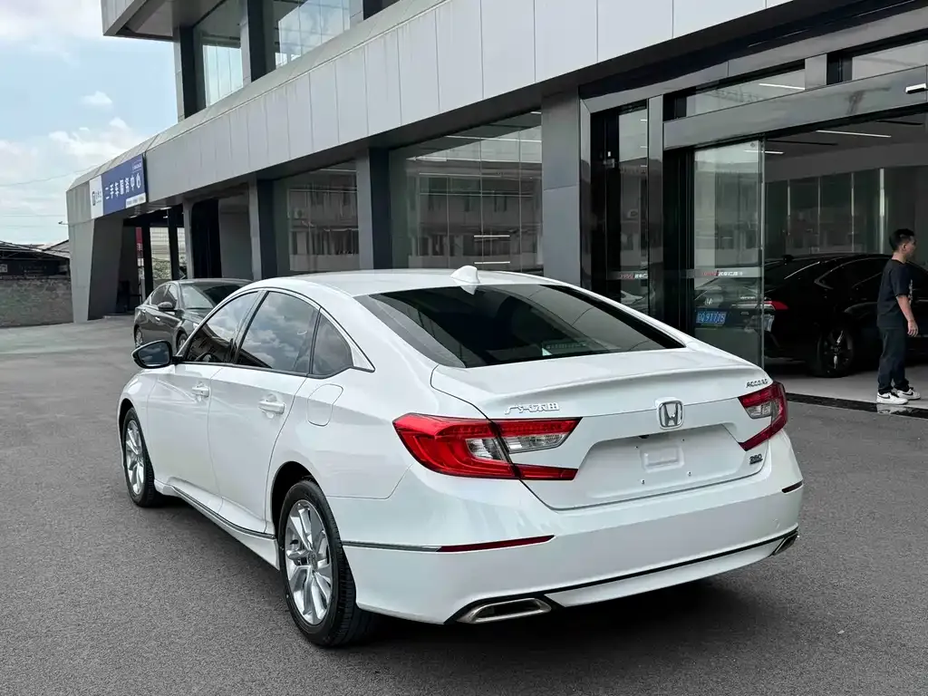 Honda Accord — фото 5
