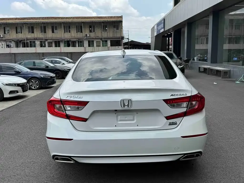 Honda Accord — фото 3