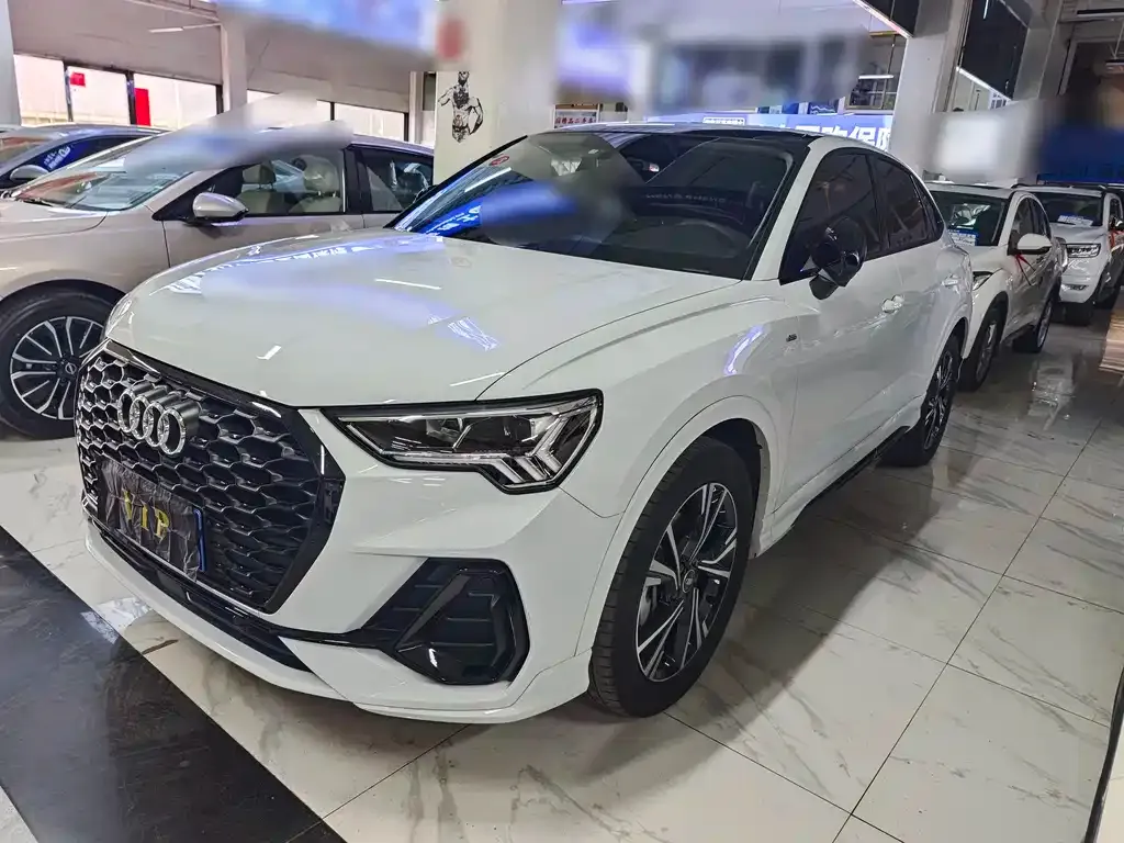 Audi Q3 Sportback 2023 из CN, фото 1