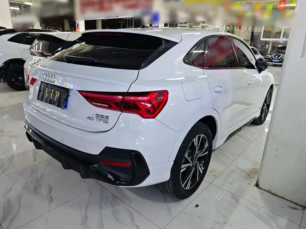 Audi Q3 Sportback 2023 из CN, фото 6