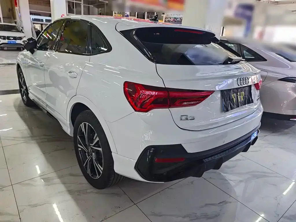 Audi Q3 Sportback 2023 из CN, фото 7
