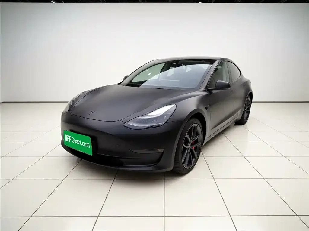 Tesla Model 3 — фото 1