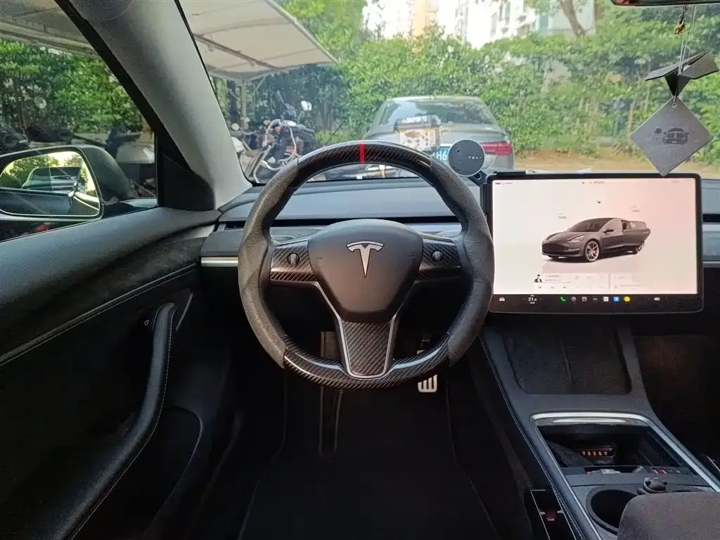 Tesla Model 3 — фото 8