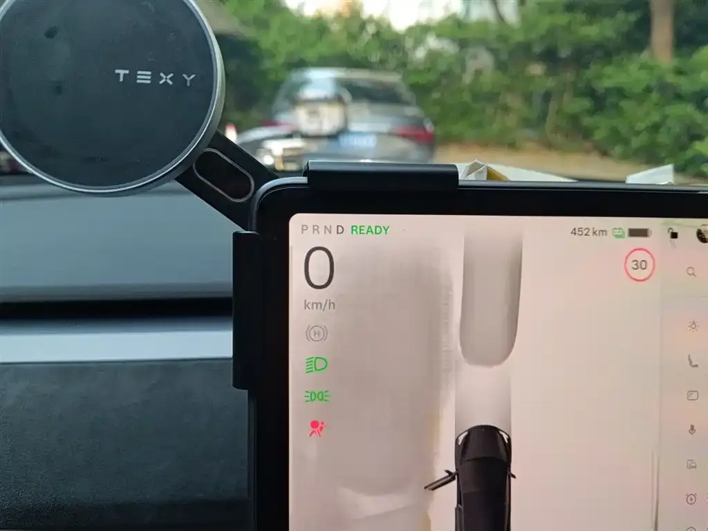 Tesla Model 3 — фото 3