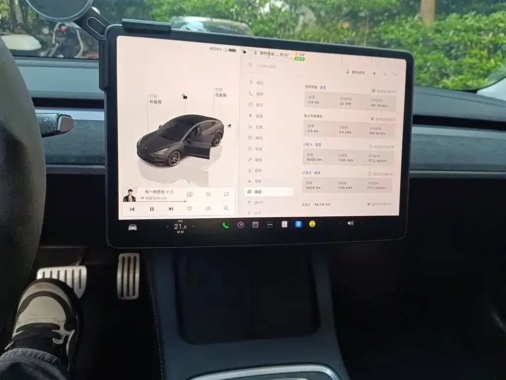 Tesla Model 3 — фото 10