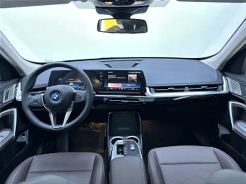 BMW iX1 2024 из CN, фото 3