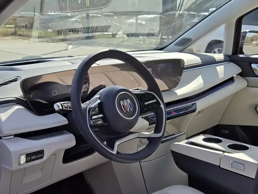 Buick GL8 Hybrid — фото 3