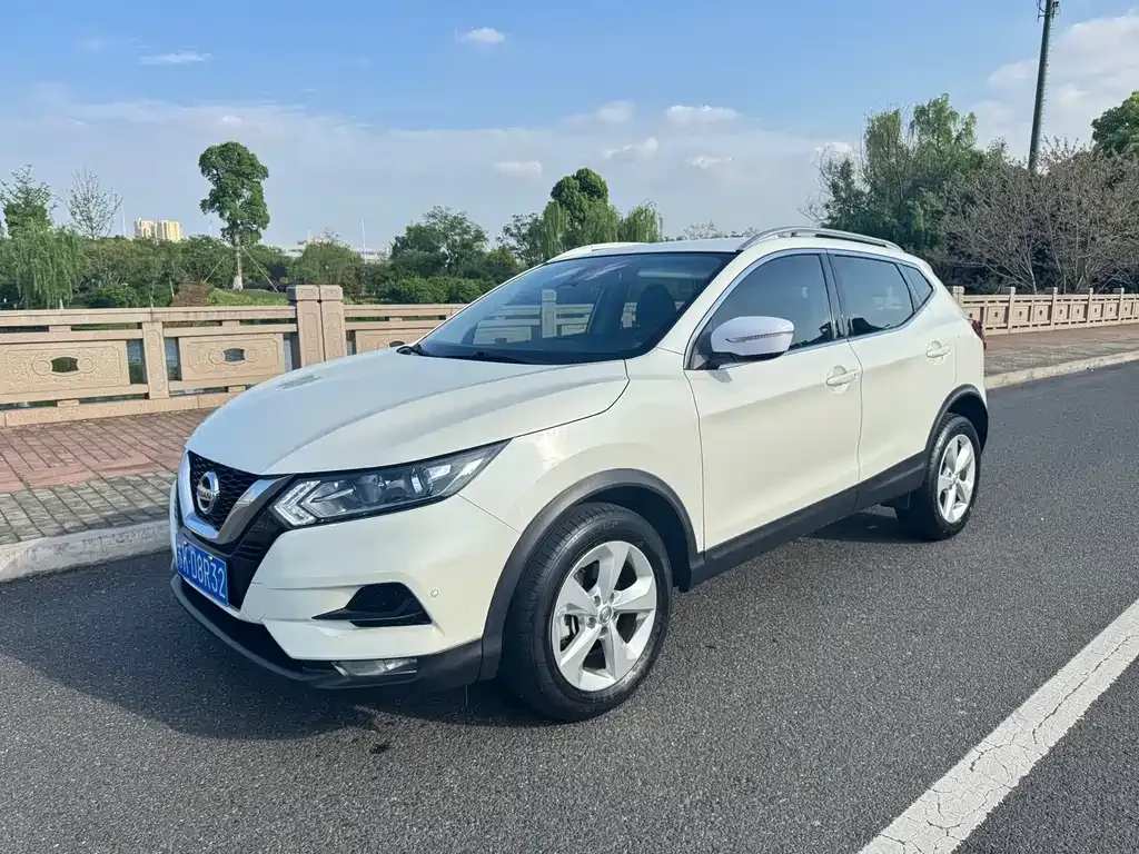 Nissan Qashqai — фото 9