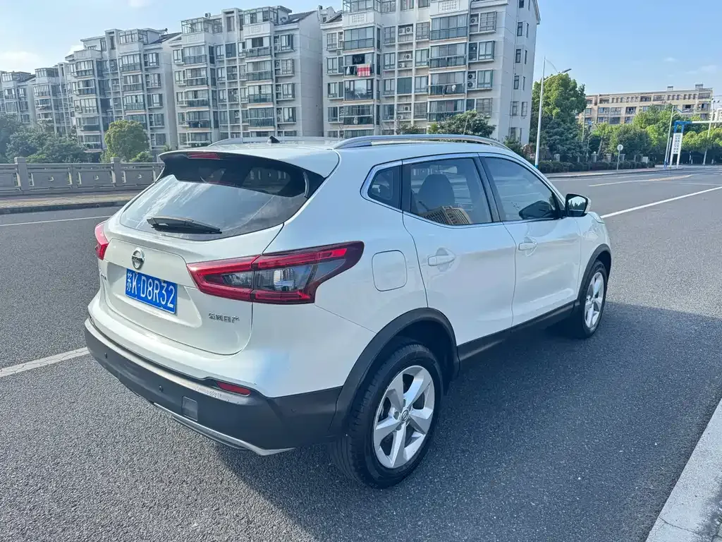 Nissan Qashqai — фото 8