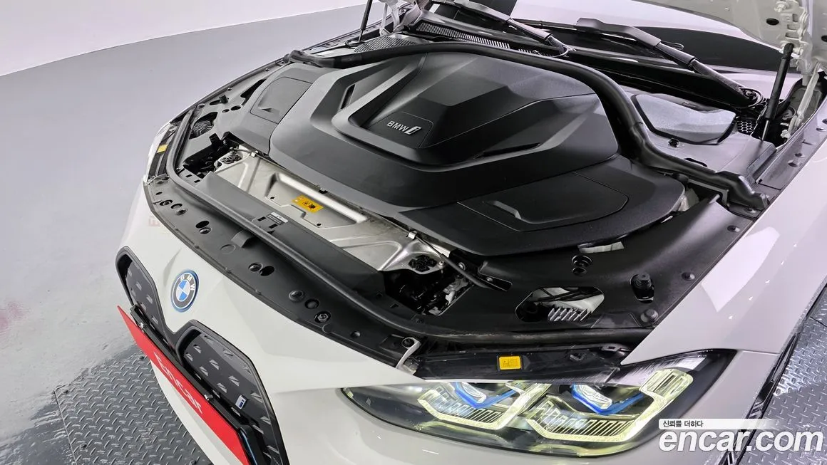 BMW i4 2023 из KR, фото 9