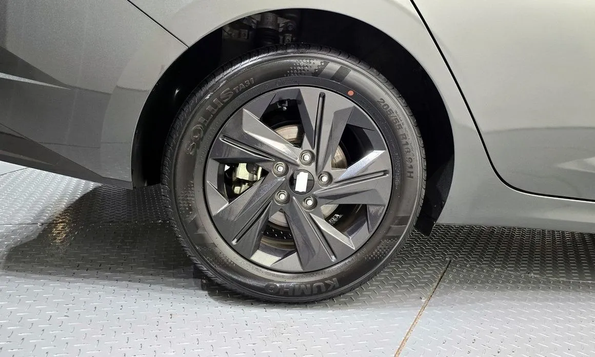 Hyundai AVANTE 2021 из KR, фото 8