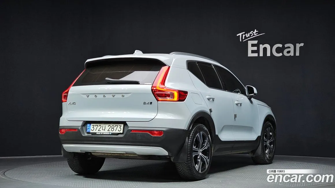 Volvo XC40 — фото 2