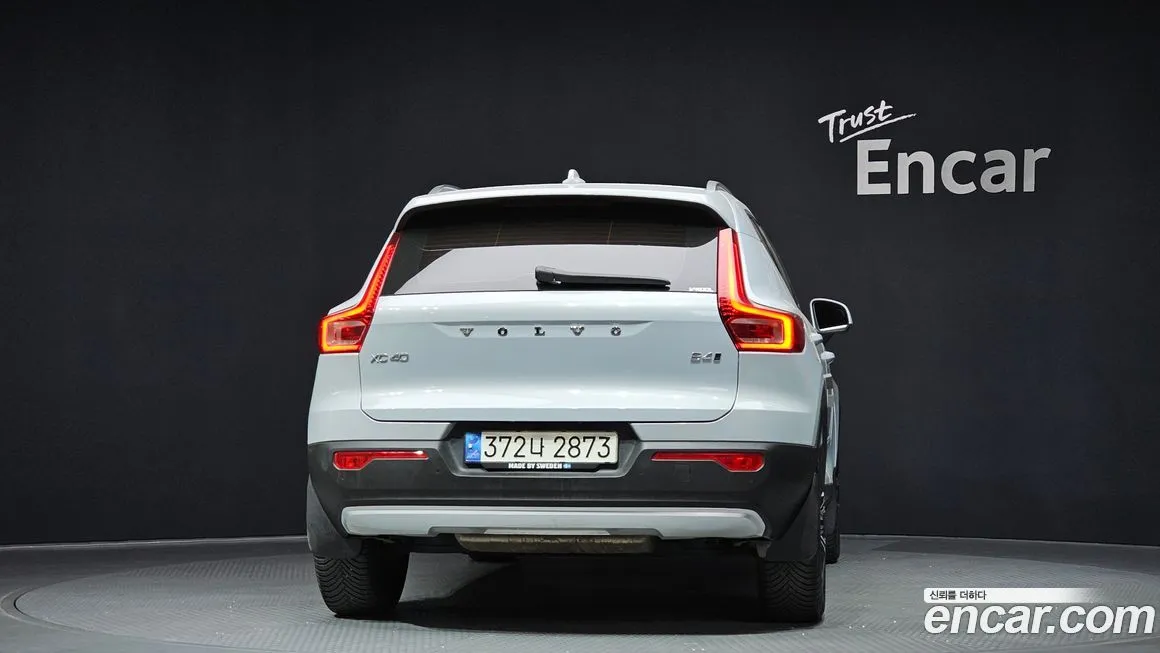 Volvo XC40 — фото 5