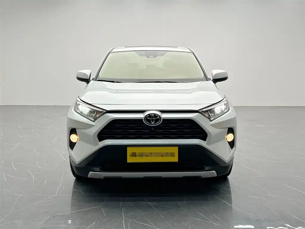 Toyota RAV4 — фото 6
