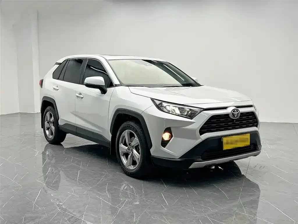 Toyota RAV4 — фото 4