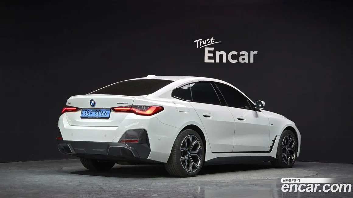 BMW i4 — фото 3