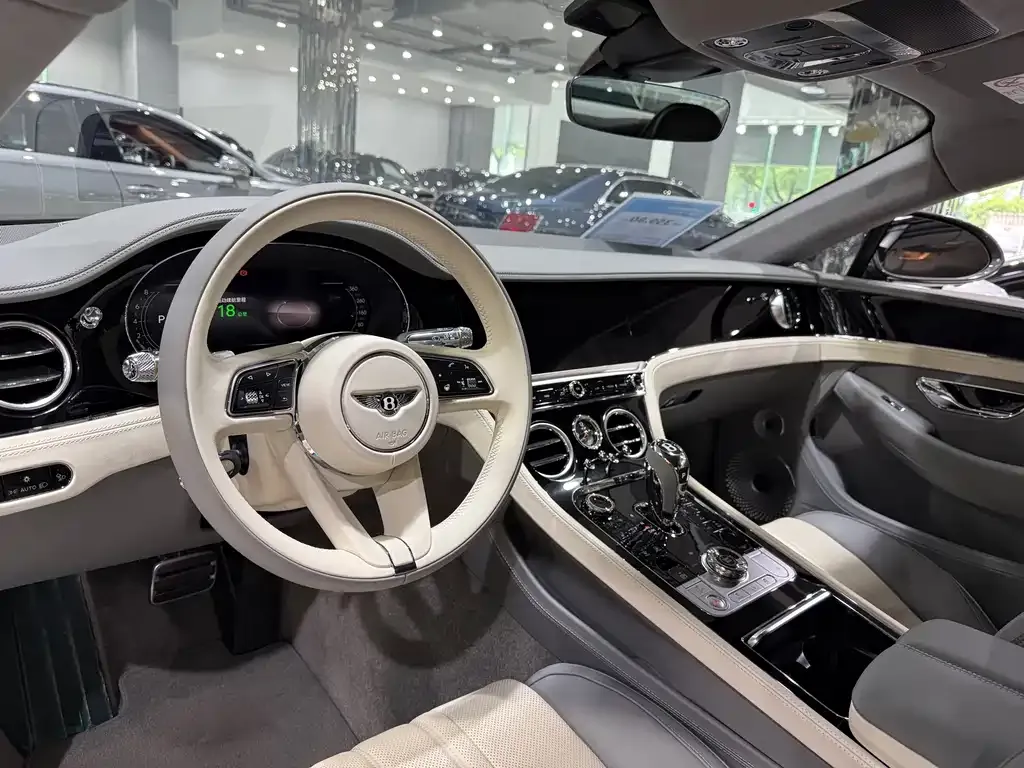 Bentley Continental PHEV 2026 из CN, фото 2