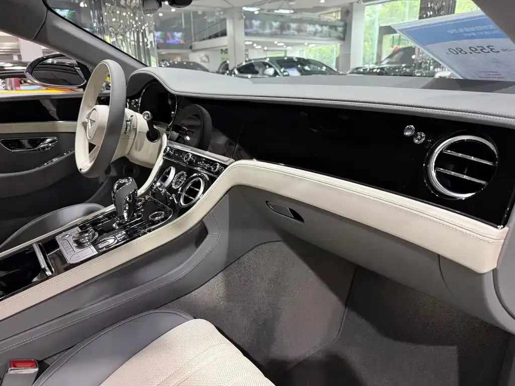 Bentley Continental PHEV 2026 из CN, фото 5