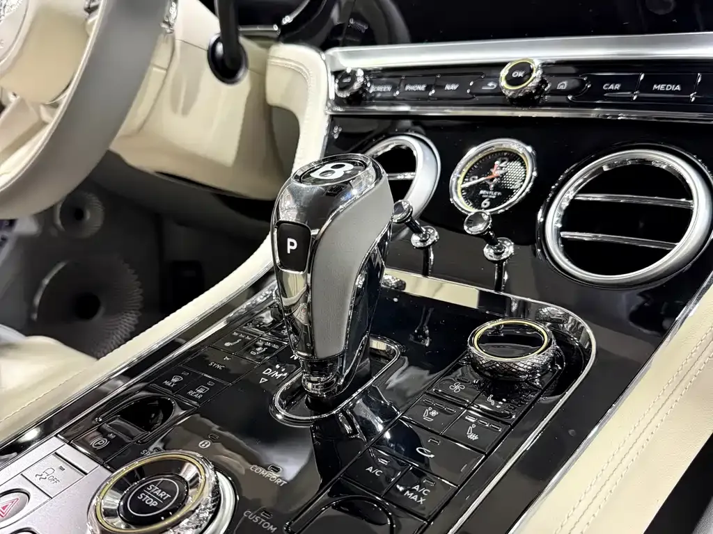 Bentley Continental PHEV 2026 из CN, фото 4