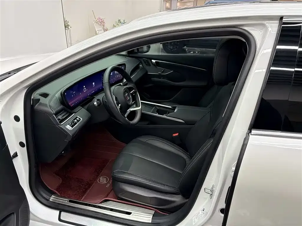Buick LaCrosse — фото 8