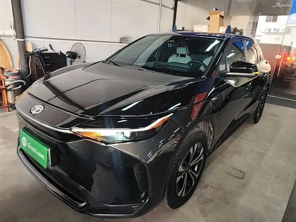 Toyota Platinum 4X 2024 из CN, фото 8