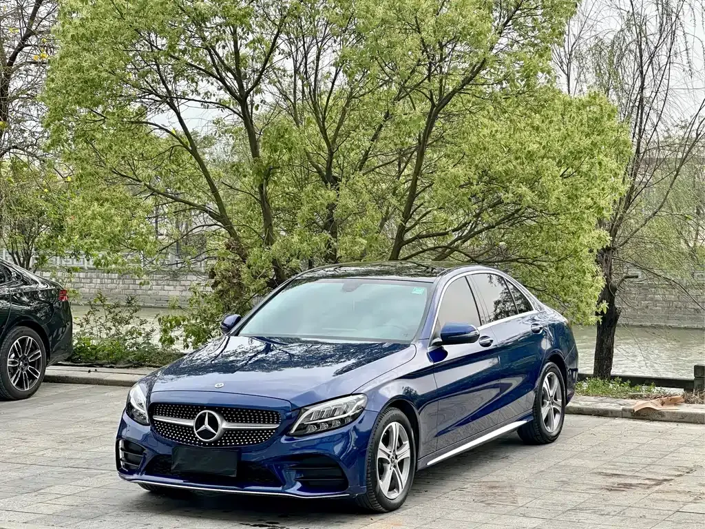 Mercedes-Benz C-Class — фото 1