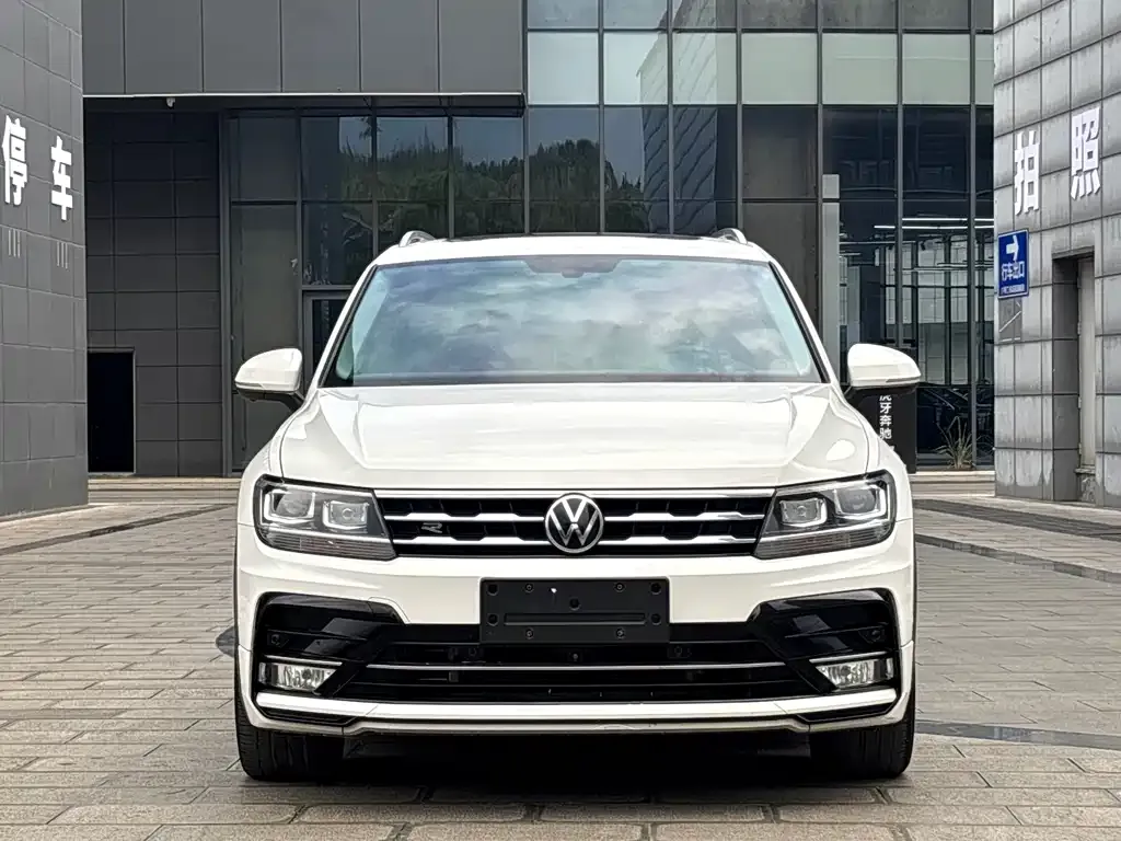 Volkswagen Tiguan L — фото 3