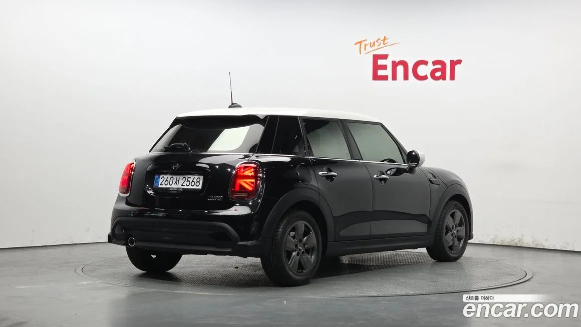 Mini Cooper 2023 из KR, фото 2