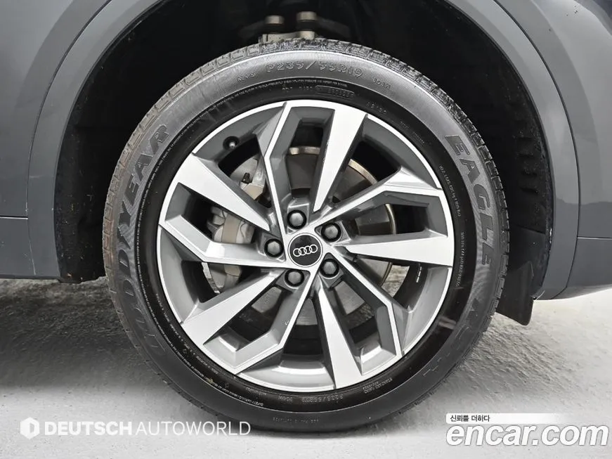 Audi Q5 2021 из KR, фото 4