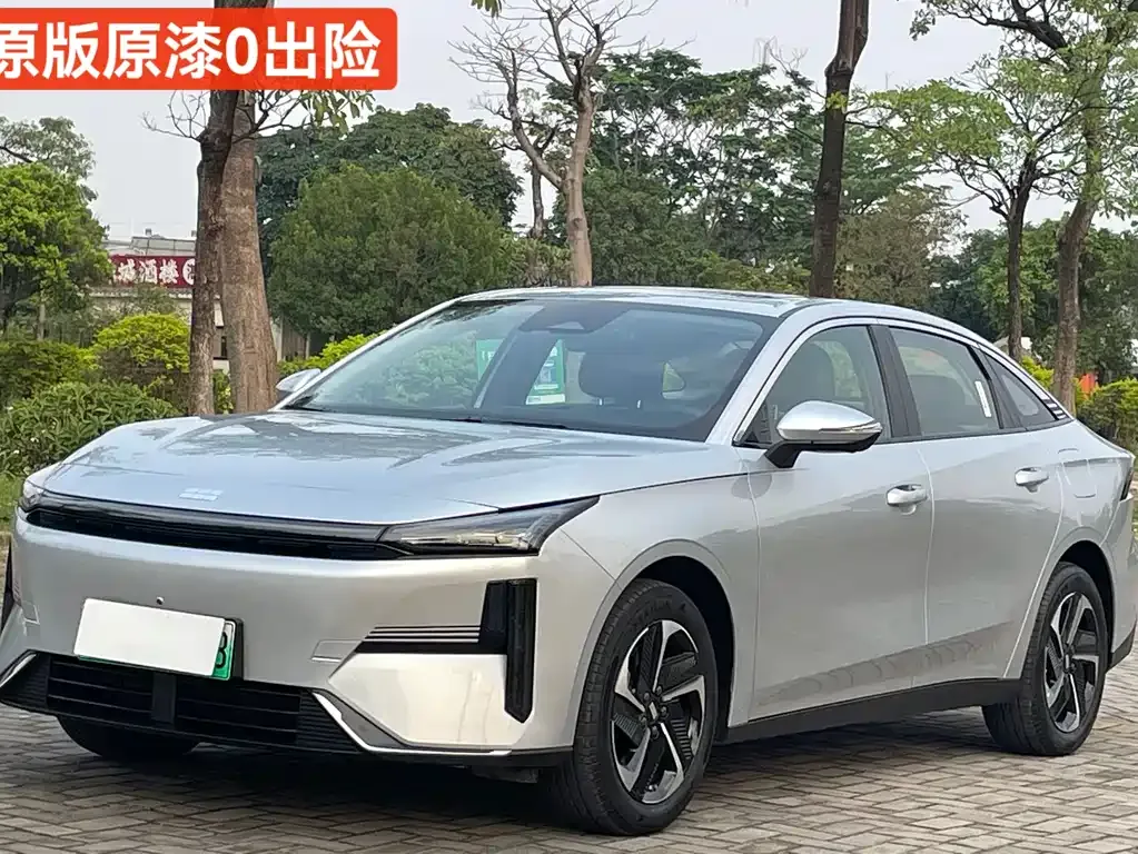 Geely Galaxy L6 — фото 1