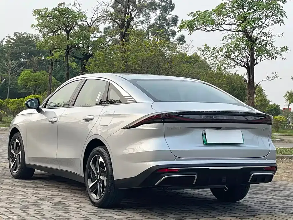 Geely Galaxy L6 — фото 7