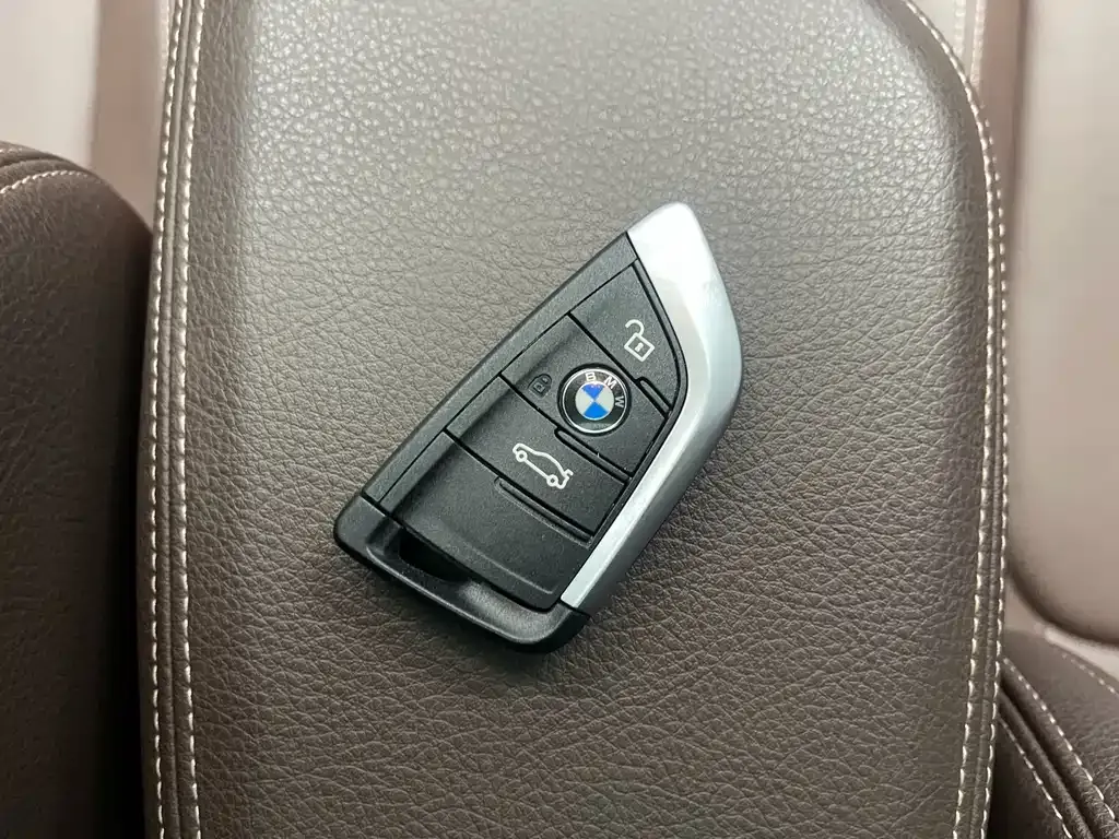 BMW X1 — фото 10