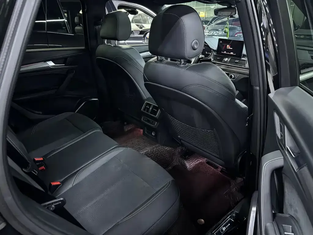Audi Q5L Sportback 2023 из CN, фото 4