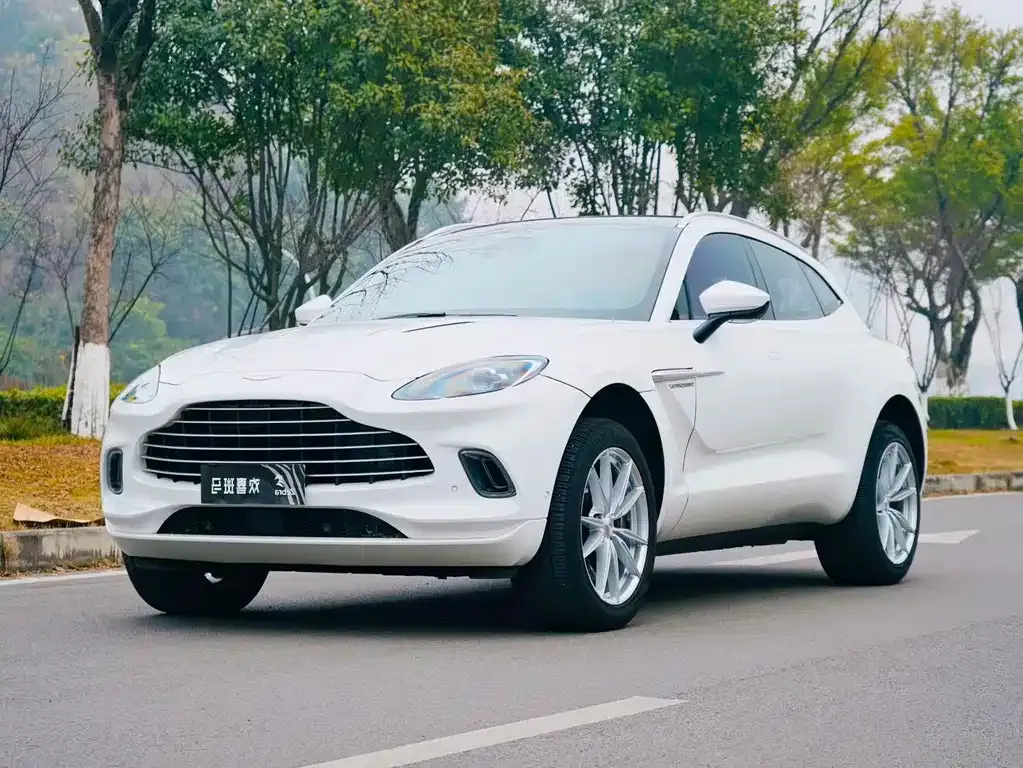 Aston Martin DBX