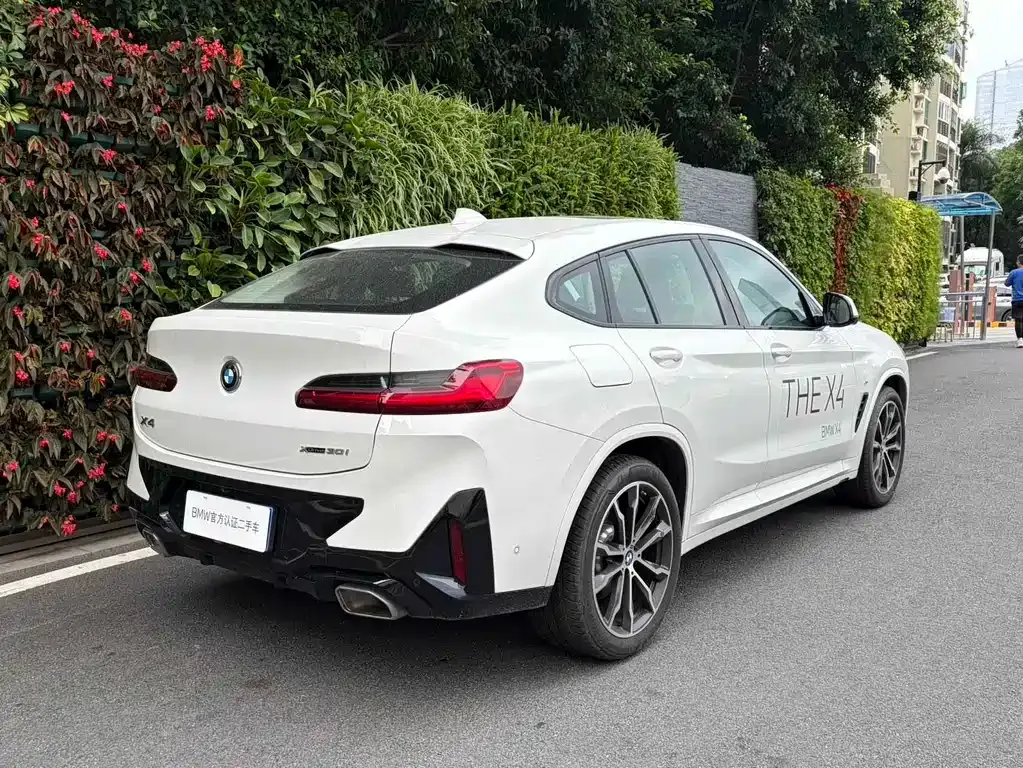 BMW X4 — фото 8