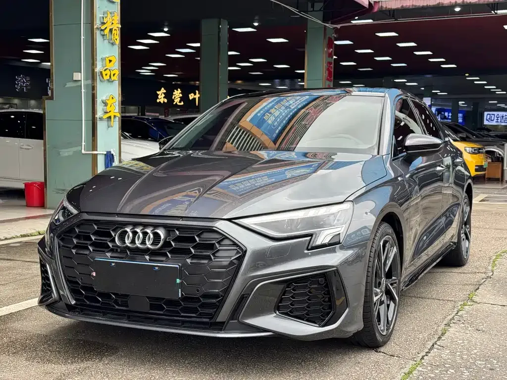 Audi A3 — фото 1