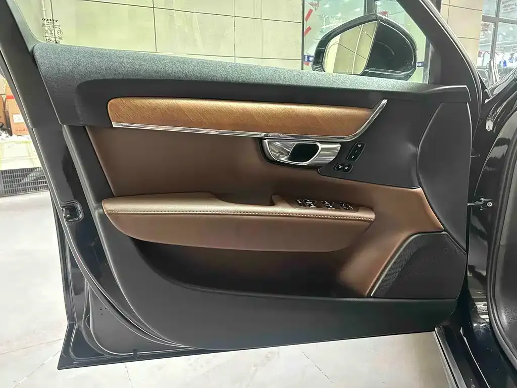 Volvo S90 — фото 6